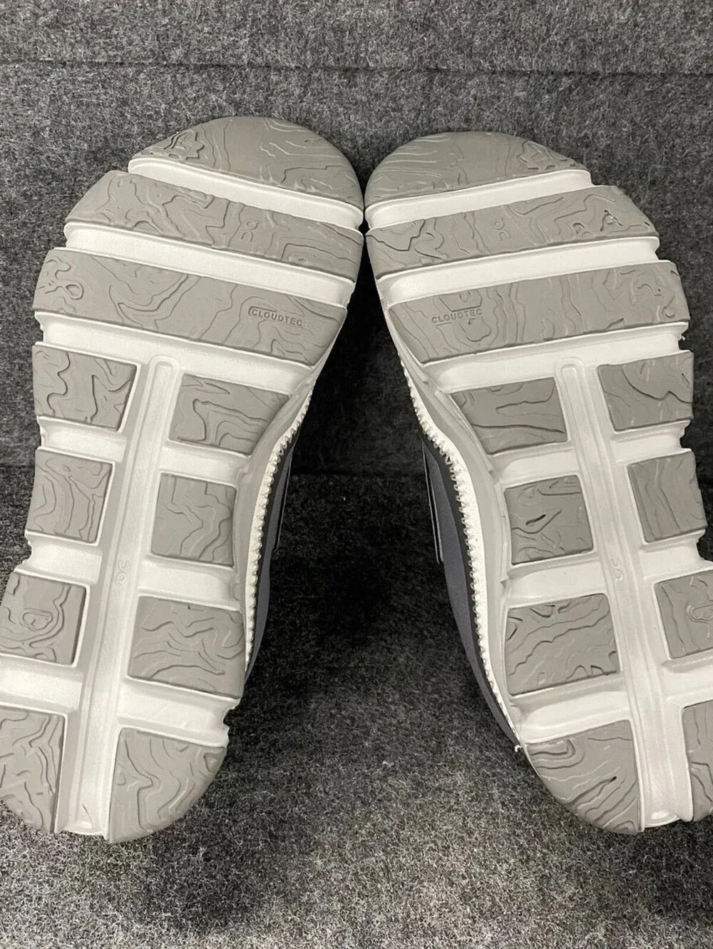 ON Cloudaway Running Shoes Women's Size 10 Asphalt/Ivory New With Box Walking